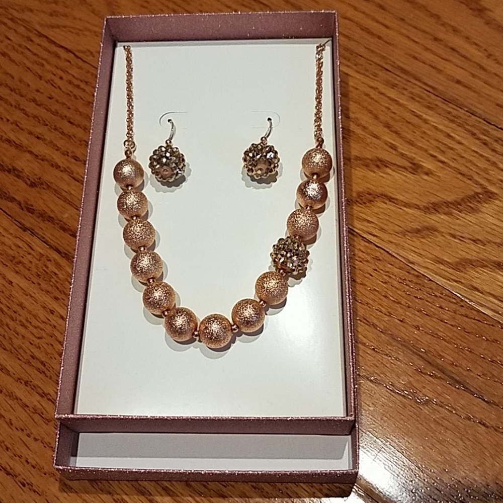 Rose Gold Colored Necklace & Earrings Set